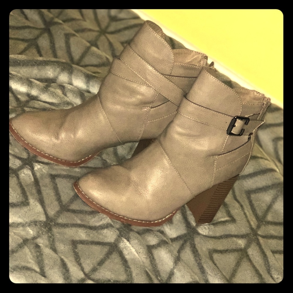 Jaezel beige ankle BOOTS